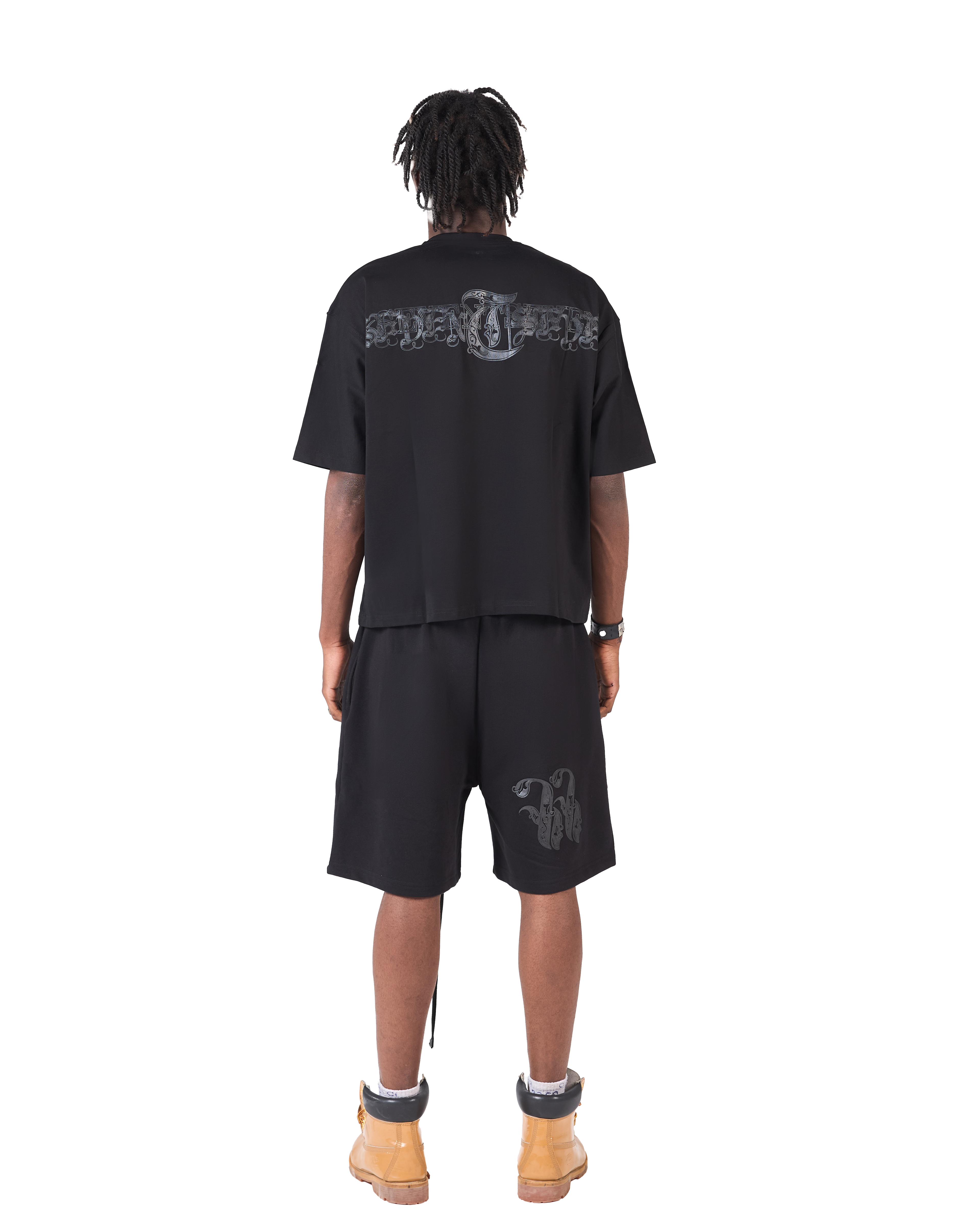 SEVENTSEVEN BLACK T-SHIRT X BLACK SHORT