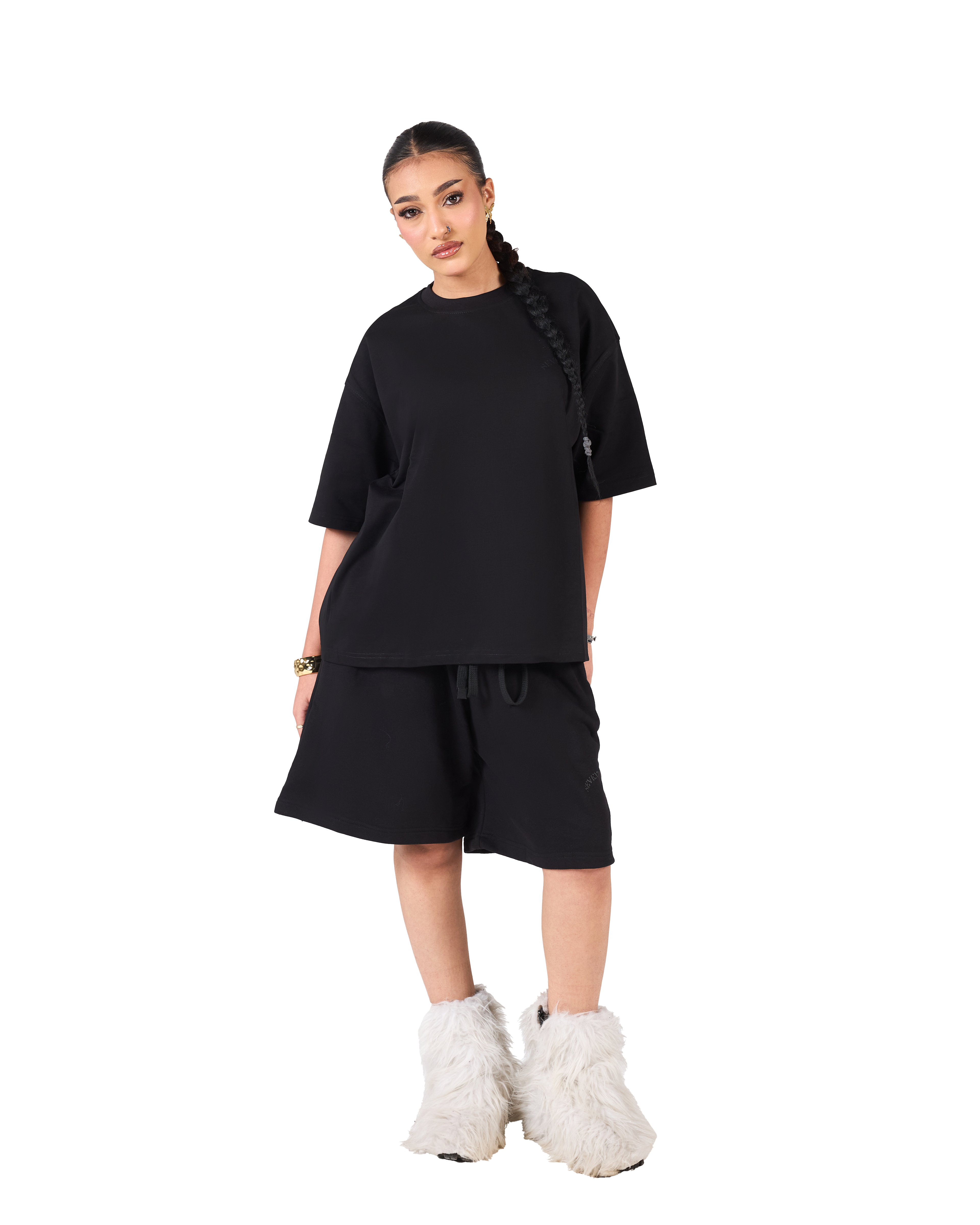 SEVENTSEVEN BLACK T-SHIRT X BLACK SHORT